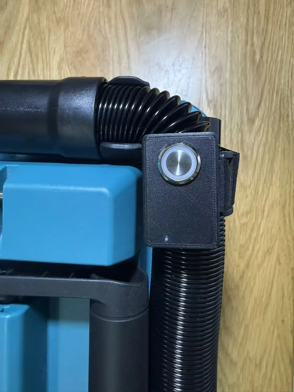 Makita AWS compatible wireless remote control for dust extractors